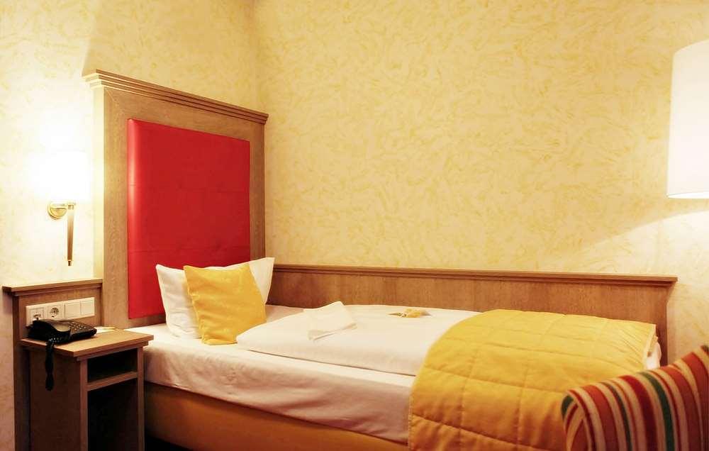 Hotel Wittelsbacher Hoeh Wurzburgo Habitación foto
